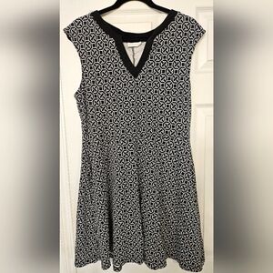 New York & Company Geometric Dress Size L
